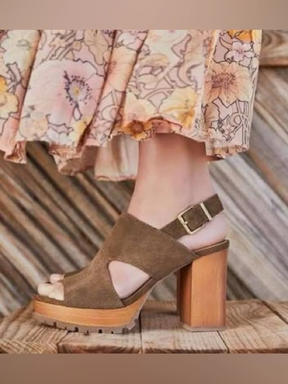 Crown Vintage Olive Suede Platform Block Heels Size 10